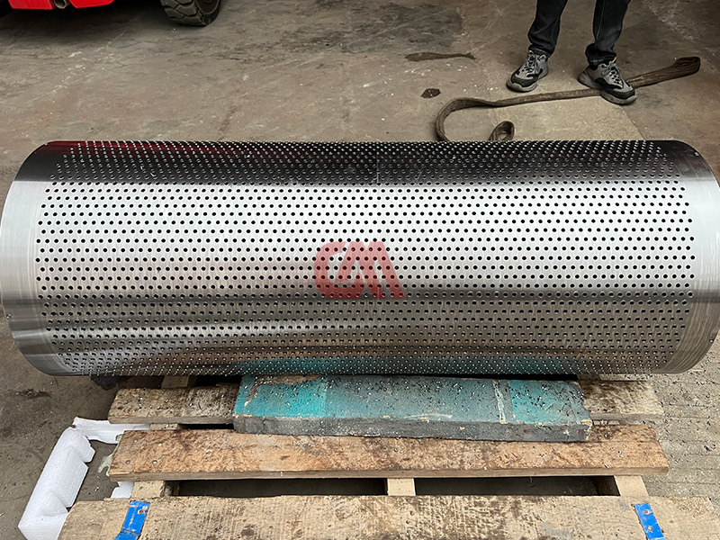 Pipe Drilling Machine – The Smart Choice for Modern Metalwork 3 CNC Drilling on Stainless Steel Cylindrical Screen